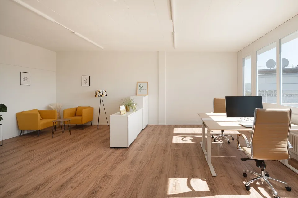 Zentrale und helle Bürofläche
