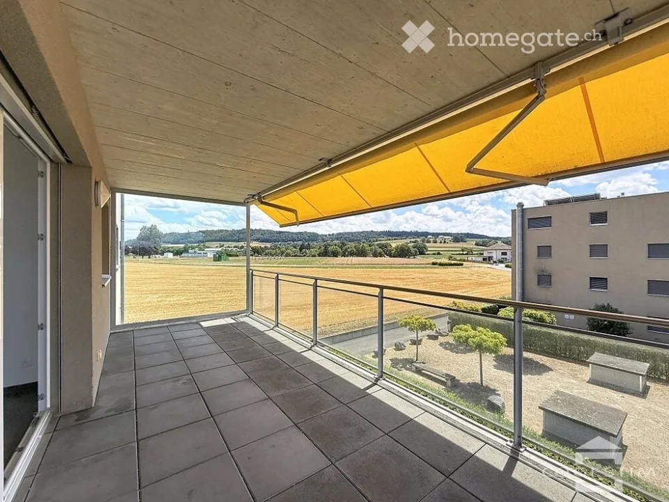Geräumige 5,5-Zimmer-Wohnung mit großem Balkon und Aussicht