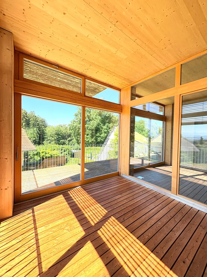 Echtes, originelles Eckloft (126m2) an erhöhter Lage nahe Bern