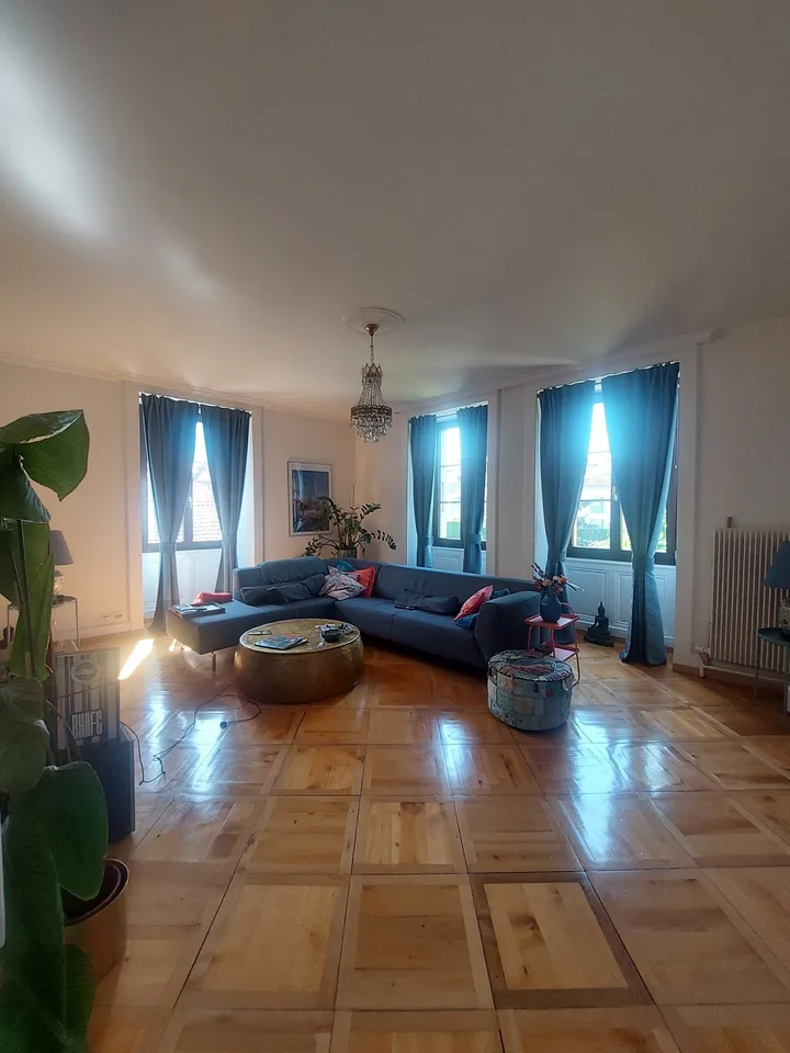 Appartement de 5 pièces au 1er étage