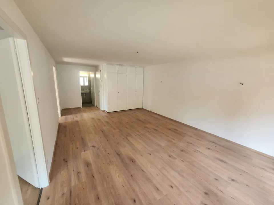 Renovierter 3-Zimmer-Wohnung mit Balkon in Bévilard – ab sofort verfügbar!