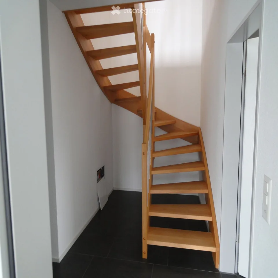 Charmante 4.5-Zimmer-Maisonette-Wohnung  im 6- Fam. Haus, in Kirchleerau