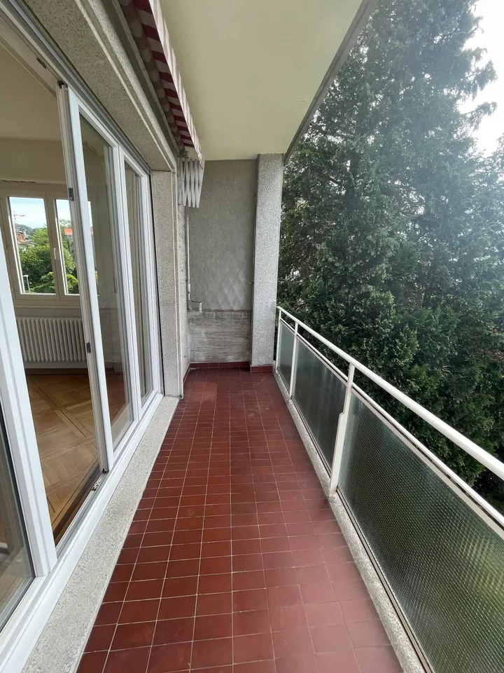 Charmantes 2,5-Zimmer-Wohnung in Pully mit herrlicher Aussicht auf den See – Foto 10 von 10