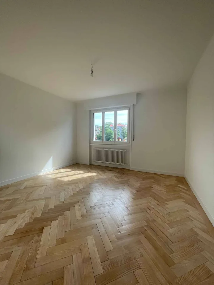 Charmantes 2,5-Zimmer-Wohnung in Pully mit herrlicher Aussicht auf den See – Foto 7 von 10