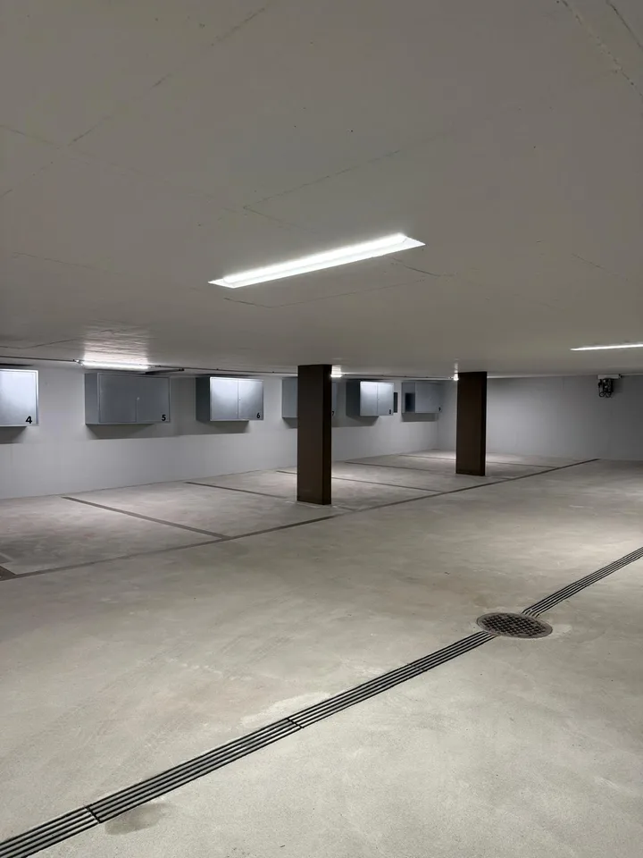 Posto auto in posizione centrale ad Adliswil
