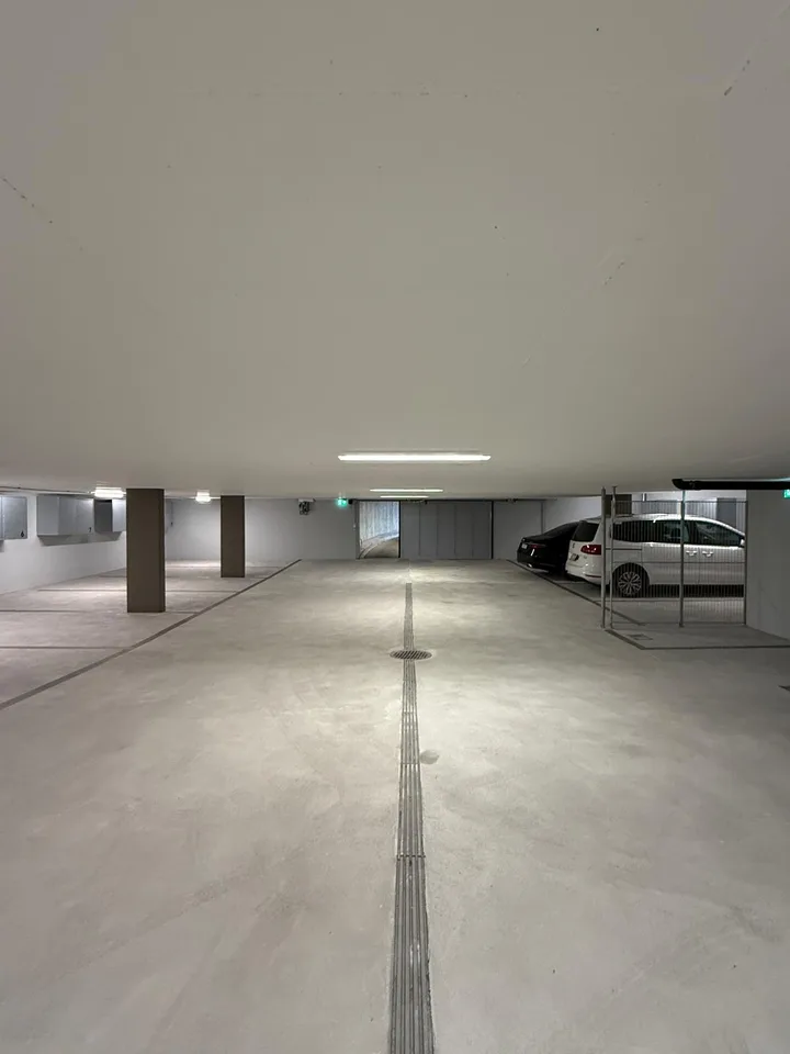 Einstellplatz an zentraler Lage in Adliswil