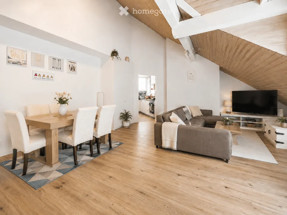 Lichtdurchflutete 4.5-Zimmer-Attika-Maisonette mit Tiefgaragenplatz, St. Gallen