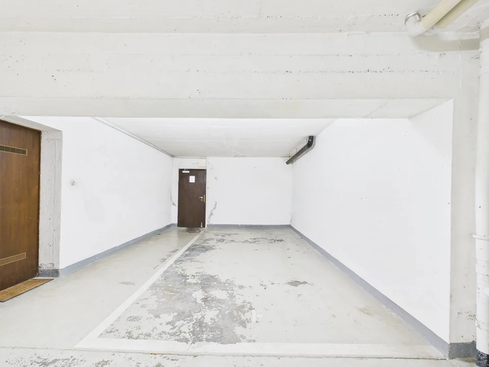 ESCLUSIVO APPARTAMENTO CON VISTA LAGO E PISCINA CONDOMINIALE – photo 17 sur 17