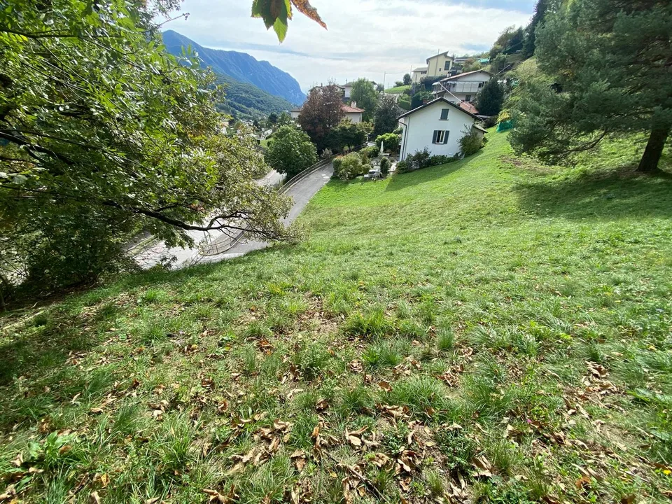 Baugrundstück mit Panoramablick in Arogno