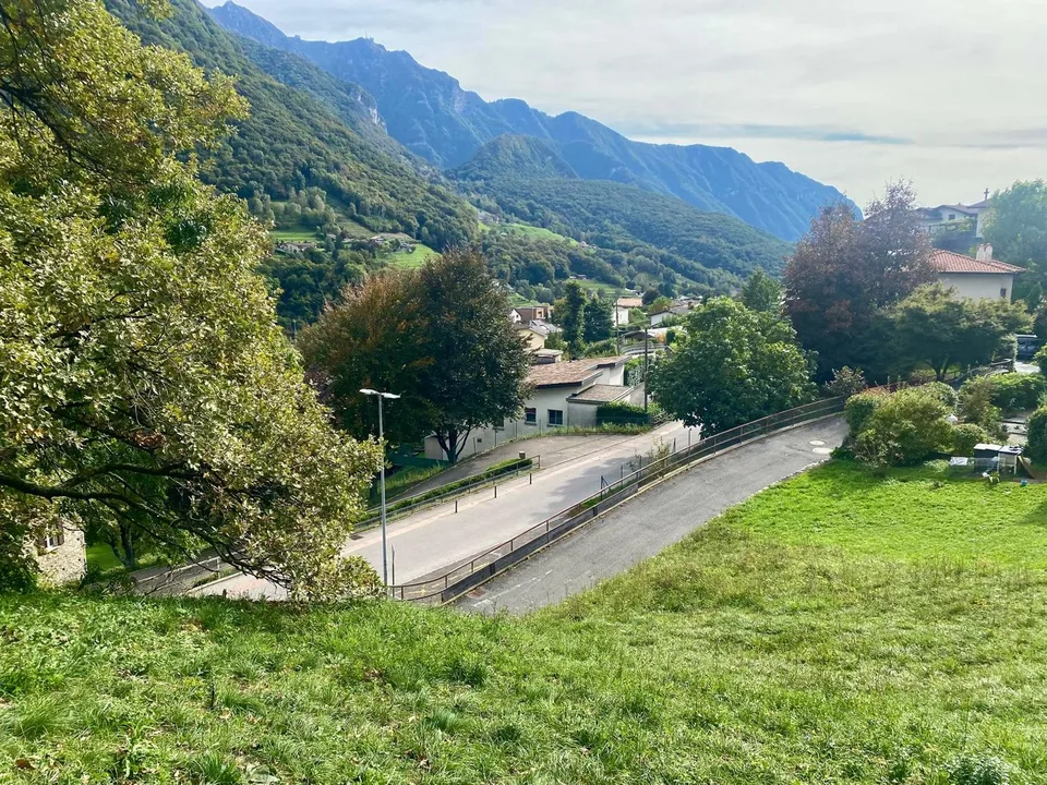 Baugrundstück mit Panoramablick in Arogno