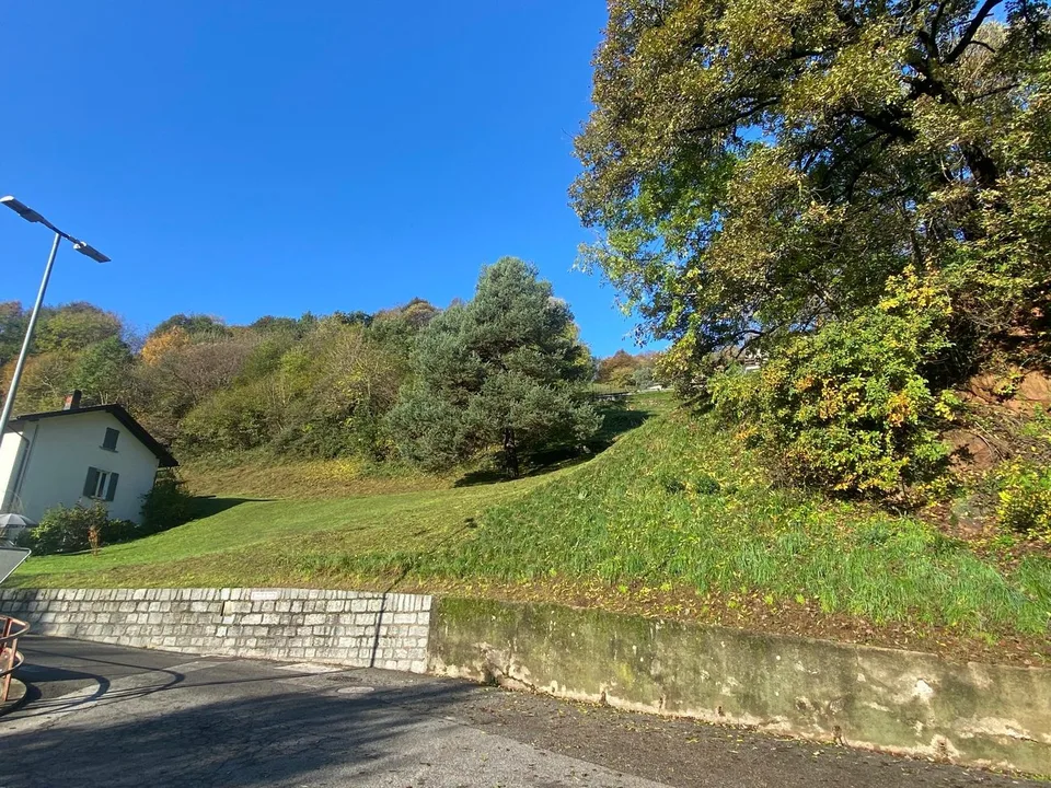 Baugrundstück mit Panoramablick in Arogno