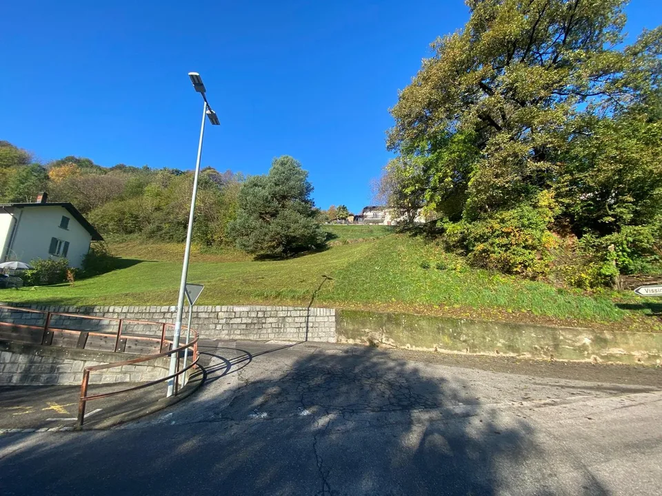 Baugrundstück mit Panoramablick in Arogno