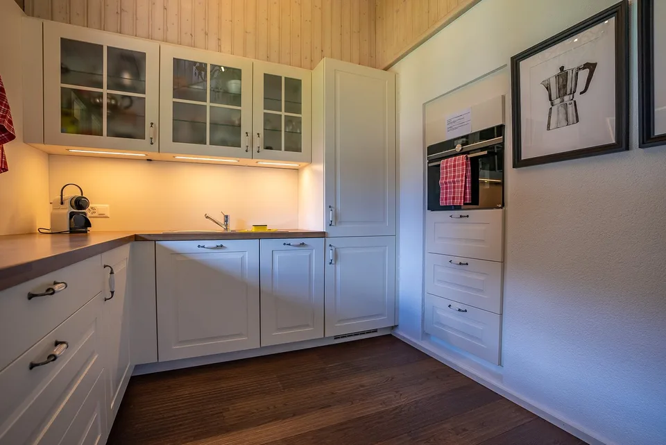 Hochwertig renoviertes Chalet mit Wellnessbereich, Weisshornblick und etabliertem Vermietungskonzept – Foto 24 von 30