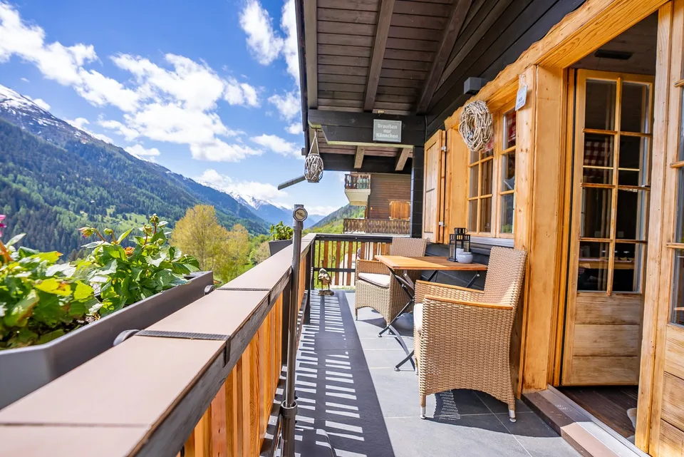 Hochwertig renoviertes Chalet mit Wellnessbereich, Weisshornblick und etabliertem Vermietungskonzept – Foto 8 von 30