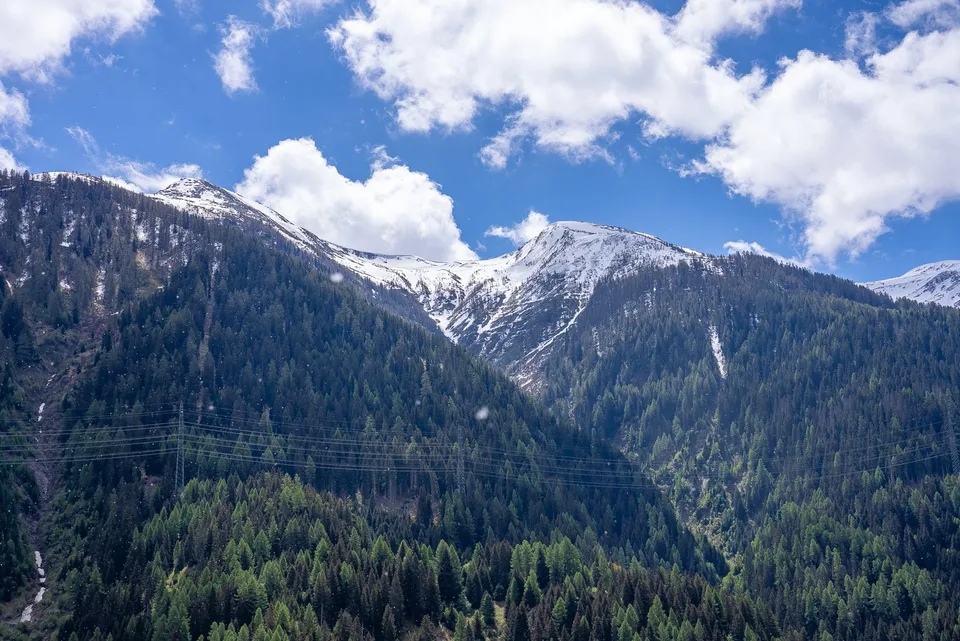 Hochwertig renoviertes Chalet mit Wellnessbereich, Weisshornblick und etabliertem Vermietungskonzept – Foto 7 von 30