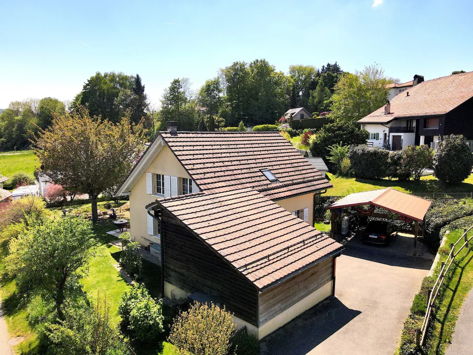 Einzelvilla mit 5.5 Zimmern im Zentrum des Dorfes