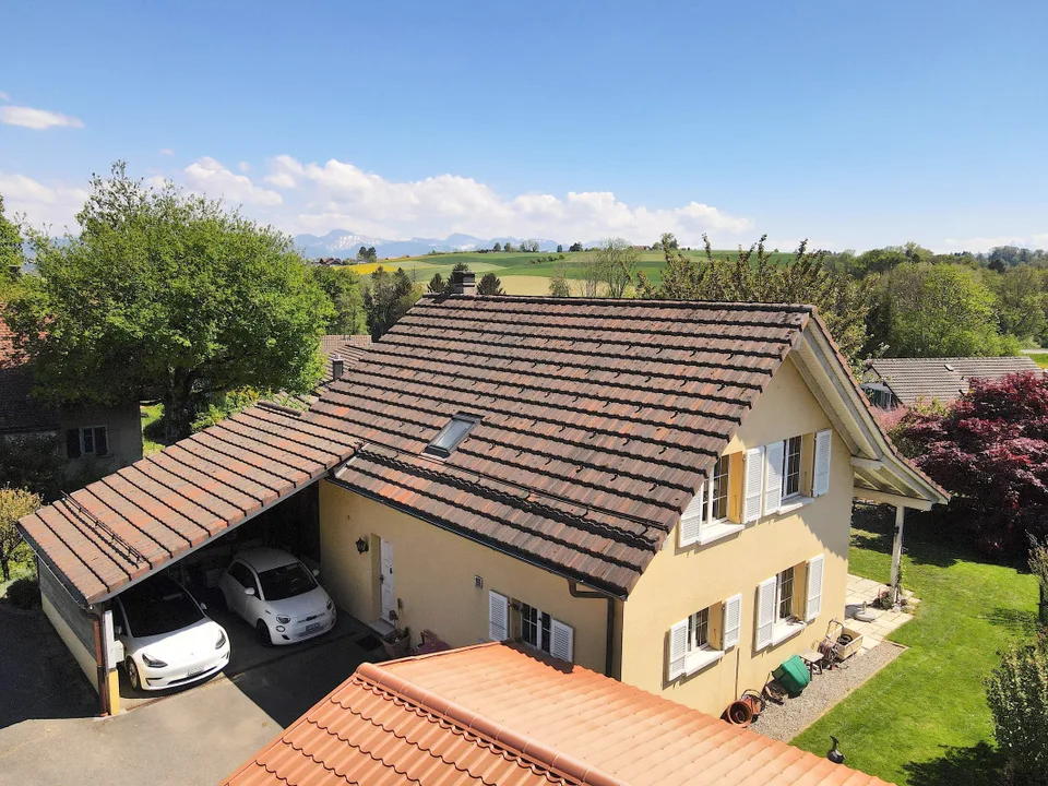 Einzelvilla mit 5.5 Zimmern im Zentrum des Dorfes