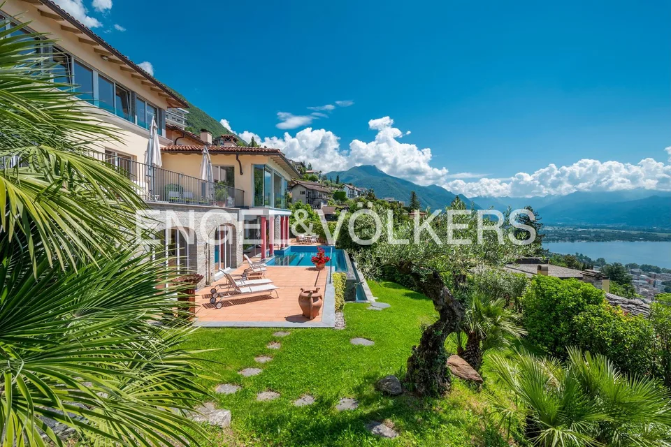 Seeblick pur, exklusive Villa mit Pool und Panorama (43)