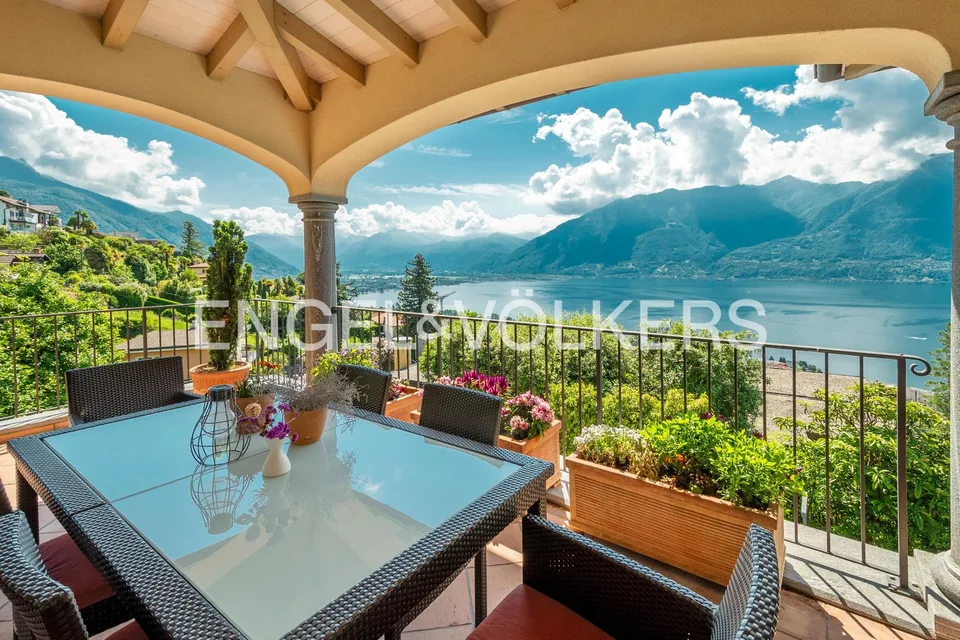 Seeblick pur, exklusive Villa mit Pool und Panorama (43) – Foto 9 von 13
