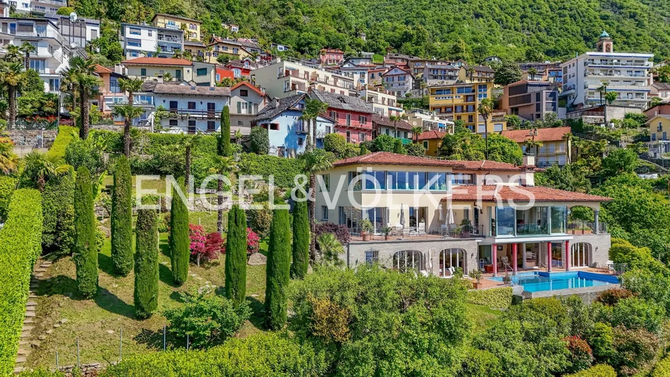 Seeblick pur, exklusive Villa mit Pool und Panorama (43)