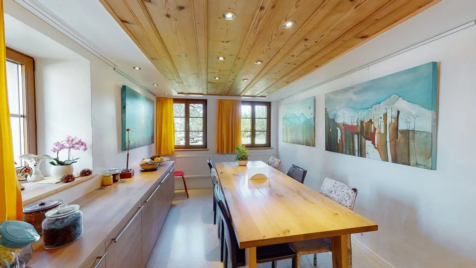 Charakter und Authentizität! Wunderschöne renovierte Farm mit 2 Wohnungen – Foto 7 von 13