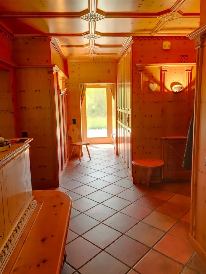 Grande casa bifamiliare parzialmente ristrutturata immersa nel verde – foto 18 di 30