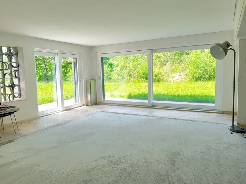Grande casa bifamiliare parzialmente ristrutturata immersa nel verde – foto 28 di 30