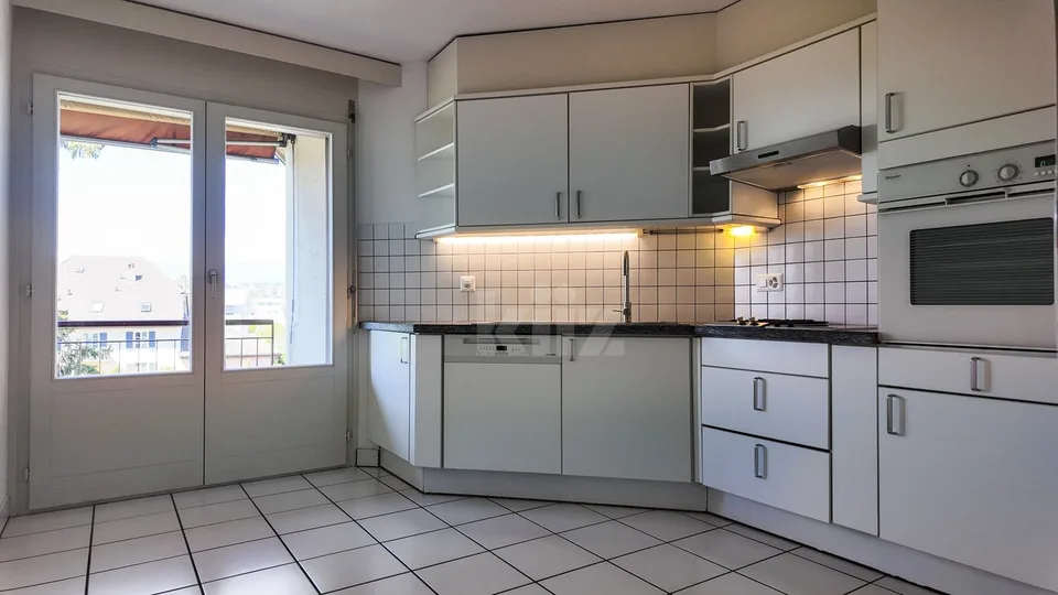 Charmantes Wohnung mit zwei Balkonen