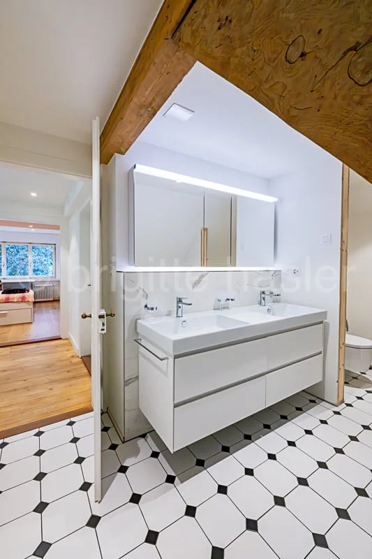 Modernisiertes 8-Zimmer-Eckeinfamilienhaus an zentraler Wohnlage im St. Alban-Quartier – Foto 14 von 14