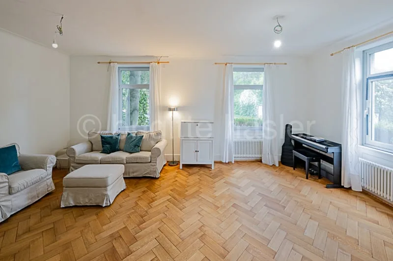 Casa unifamiliare angolare di 8 locali modernizzata in una zona residenziale centrale nel quartiere di St. Alban