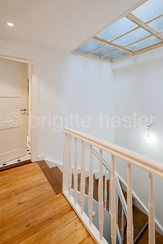 Modernisiertes 8-Zimmer-Eckeinfamilienhaus an zentraler Wohnlage im St. Alban-Quartier – Foto 11 von 14