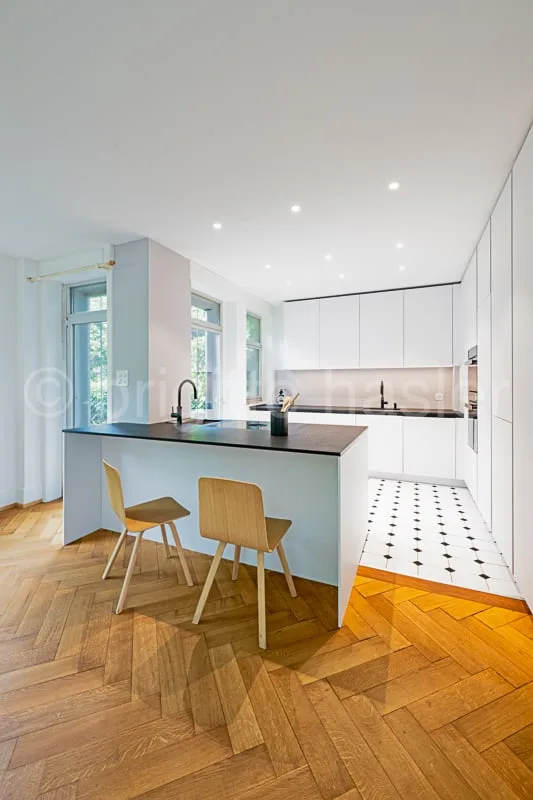 Casa unifamiliare angolare di 8 locali modernizzata in una zona residenziale centrale nel quartiere di St. Alban