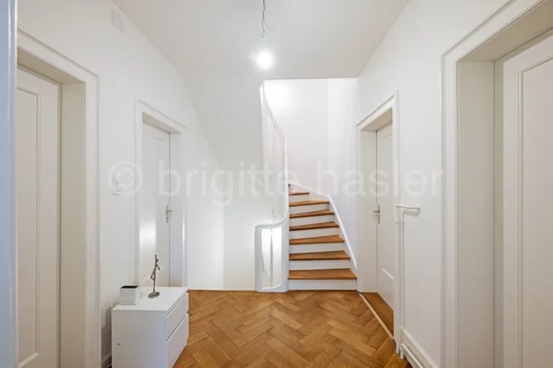 Modernisiertes 8-Zimmer-Eckeinfamilienhaus an zentraler Wohnlage im St. Alban-Quartier – Foto 7 von 14