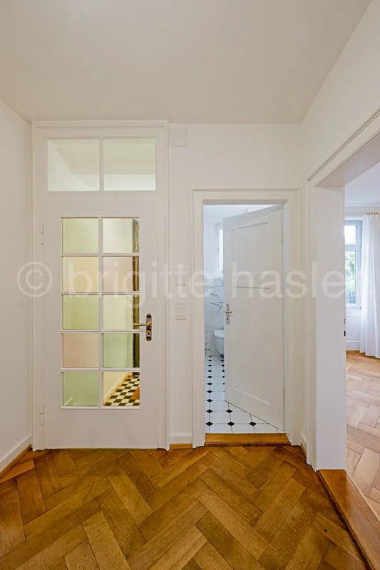 Casa unifamiliare angolare di 8 locali modernizzata in una zona residenziale centrale nel quartiere di St. Alban