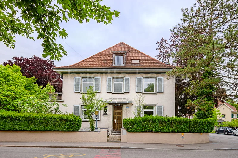 Modernisiertes 8-Zimmer-Eckeinfamilienhaus an zentraler Wohnlage im St. Alban-Quartier