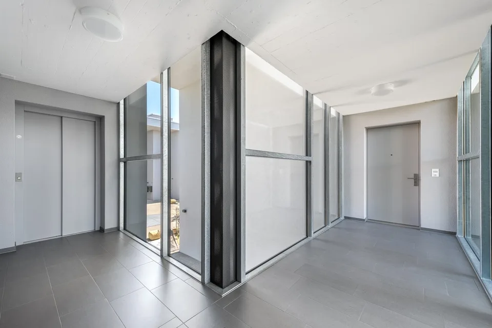 Appartamento 4.5 locali moderno a Oberrohrdorf – Di prima classe, tranquillo e disponibile immediatamente