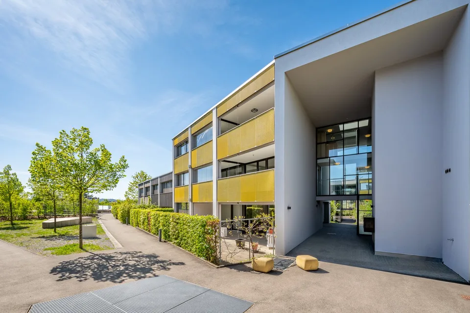 Appartamento 4.5 locali moderno a Oberrohrdorf – Di prima classe, tranquillo e disponibile immediatamente