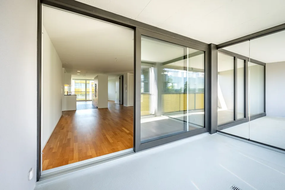 Appartamento 4.5 locali moderno a Oberrohrdorf – Di prima classe, tranquillo e disponibile immediatamente