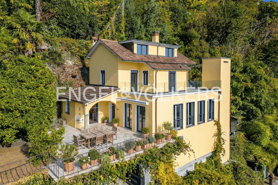 Casa con potenziale & terreno privato sul lago (34)