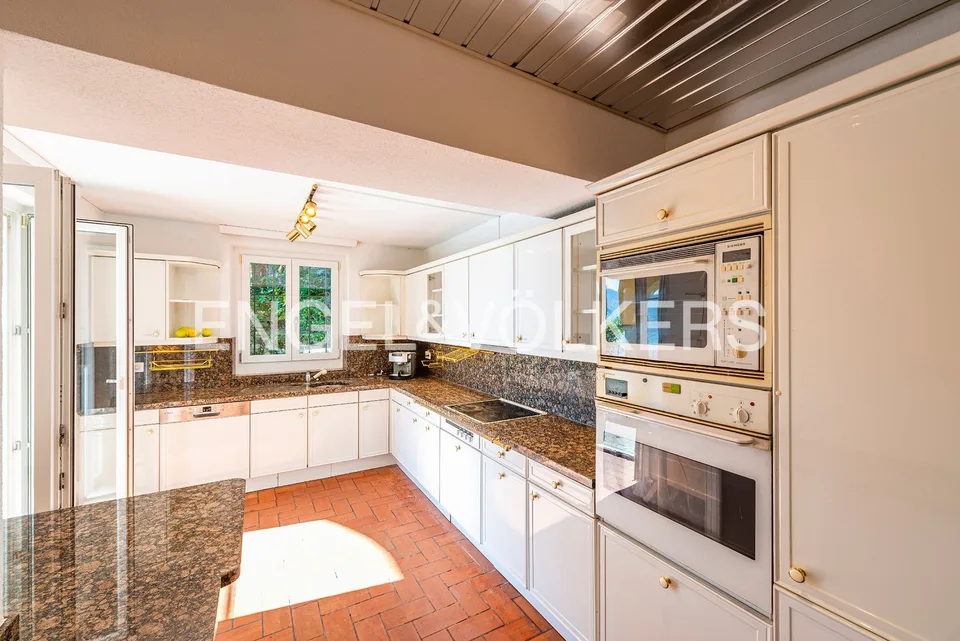 Casa con potenziale & terreno privato sul lago (34) – foto 8 di 13