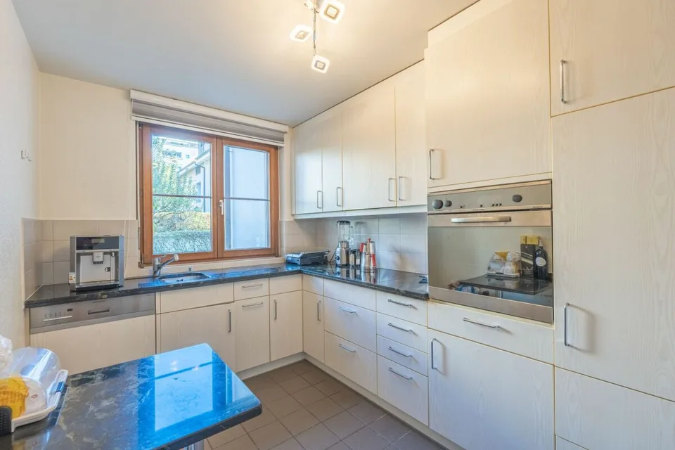 La tua nuova casa sulla Birsig - vivere con stile su tre piani