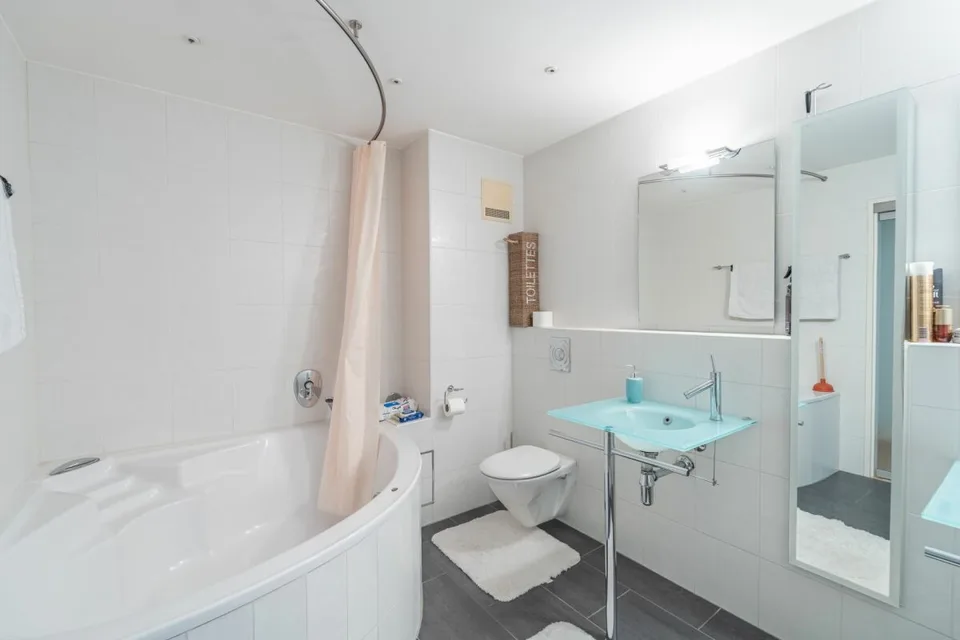 Ihr neues Zuhause an der Birsig - stilvoll wohnen auf drei Etagen – Foto 10 von 13