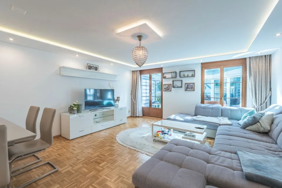 La tua nuova casa sulla Birsig - vivere con stile su tre piani