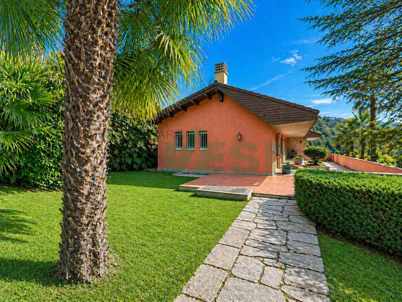 Interessante grande terreno pianeggiante con molto potenziale
