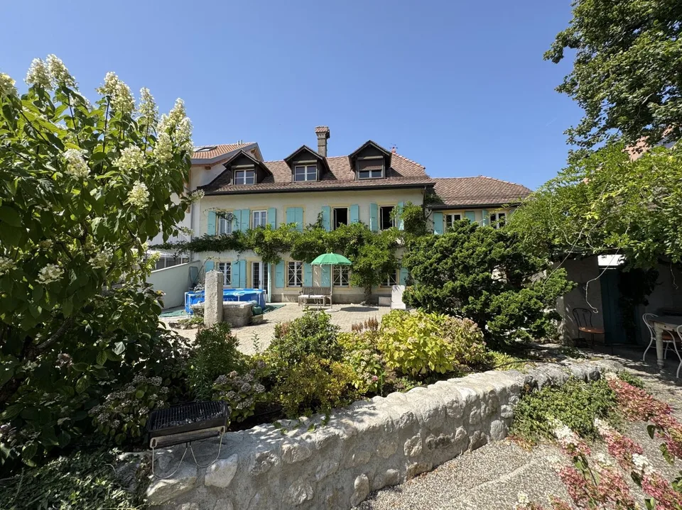 Maison de village pleine de charme avec cachet unique
