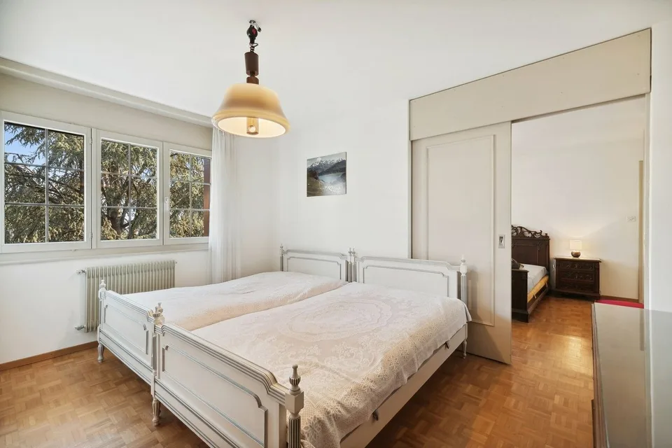 Geräumige Wohnung nahe dem Zentrum und mit Blick auf den See – Foto 7 von 10