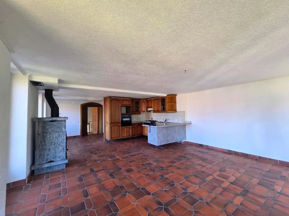 Antica casa individuale di carattere con 2 appartamenti & 1 studio a Bex
