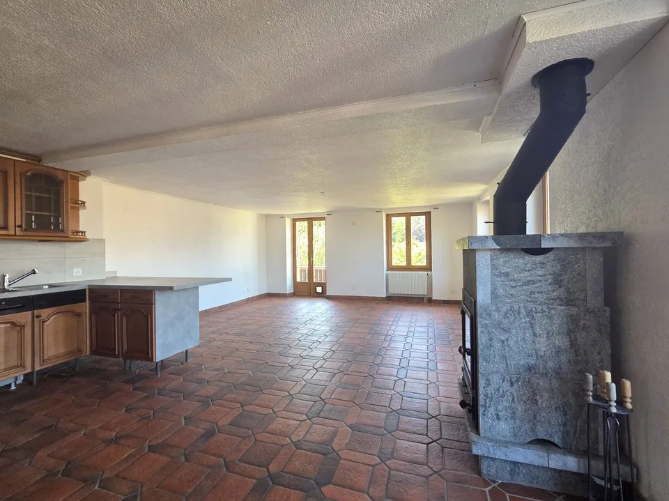 Antica casa individuale di carattere con 2 appartamenti & 1 studio a Bex