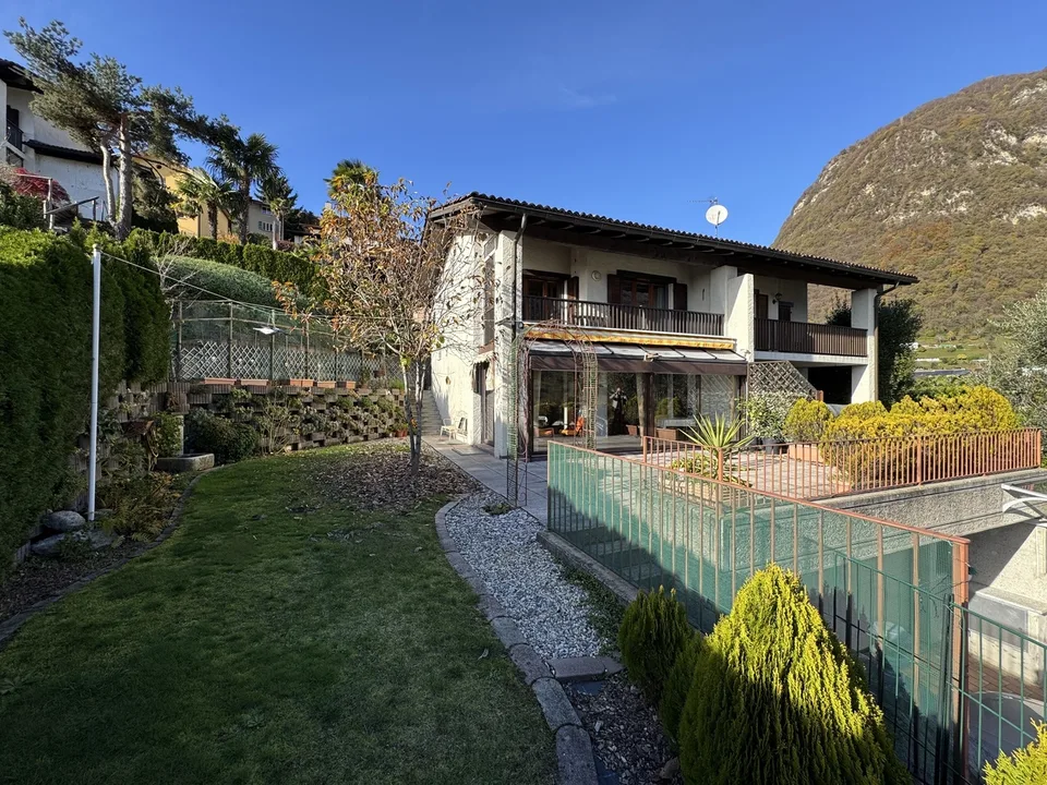 PORZIONE DI CASA BIFAMILIARE CON VISTA SPETTACOLARE
