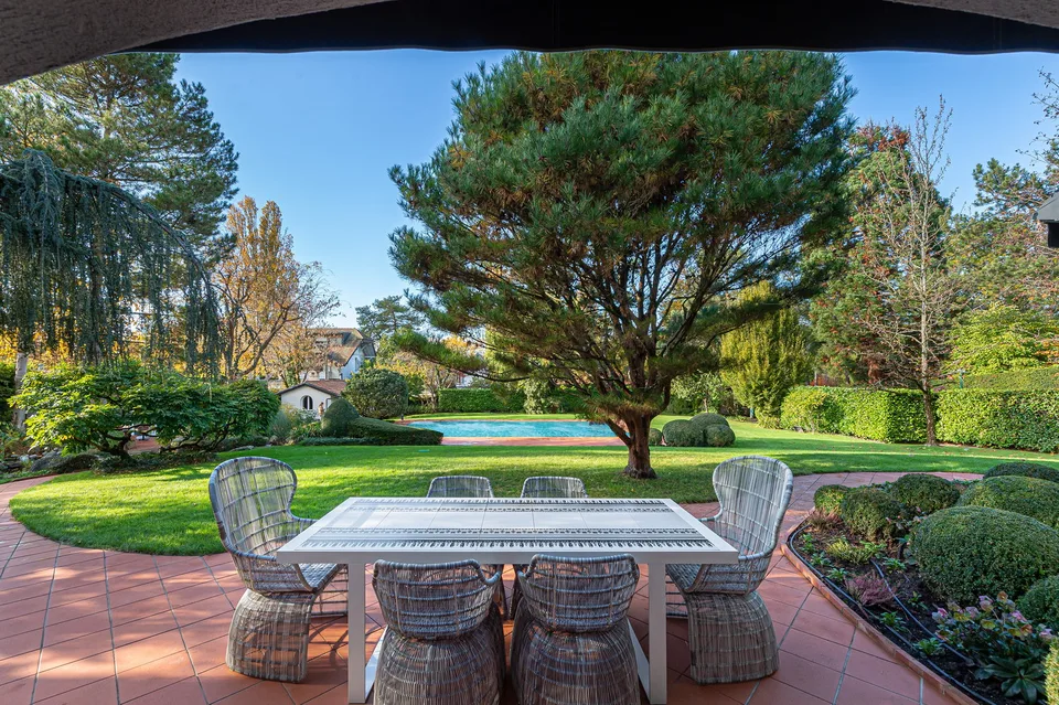 COLLONGE-BELLERIVE - Magnifique villa rénovée avec piscine